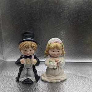 VINTAGE WEDDING PAIR GROOM AND WIFE SALT AND PEPPER SHAKERS MADE IN CHINA